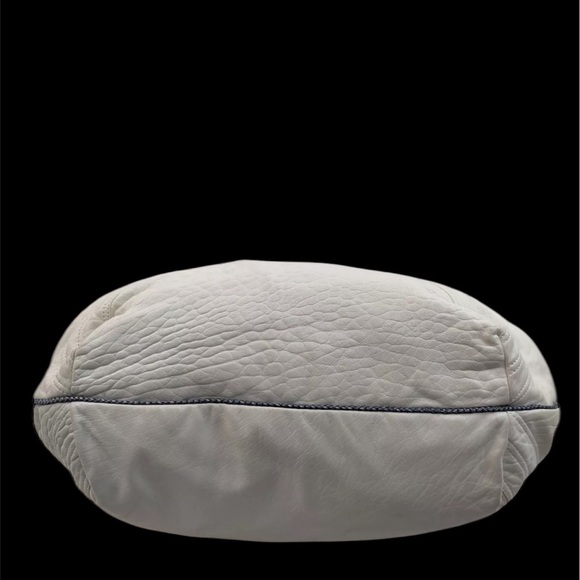 ❌❌SOLD❌❌FENDI SPY BAG AUTHENTIC - Picture 3 of 5